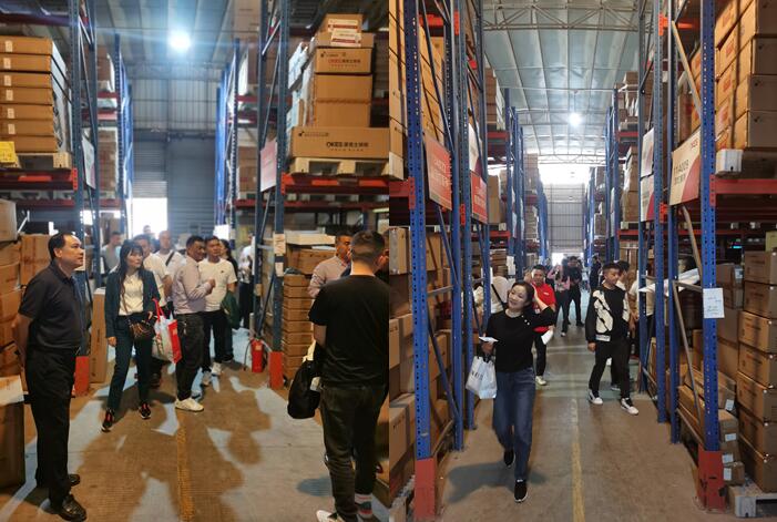 91香蕉视频破解版智能照明(míng) | 明星經銷商座談(tán)會暨24年春季新品調研會